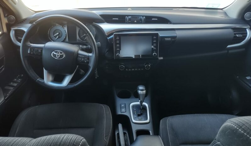Toyota Hilux DC SRV 2.8 TDI 6AT 4X4 lleno